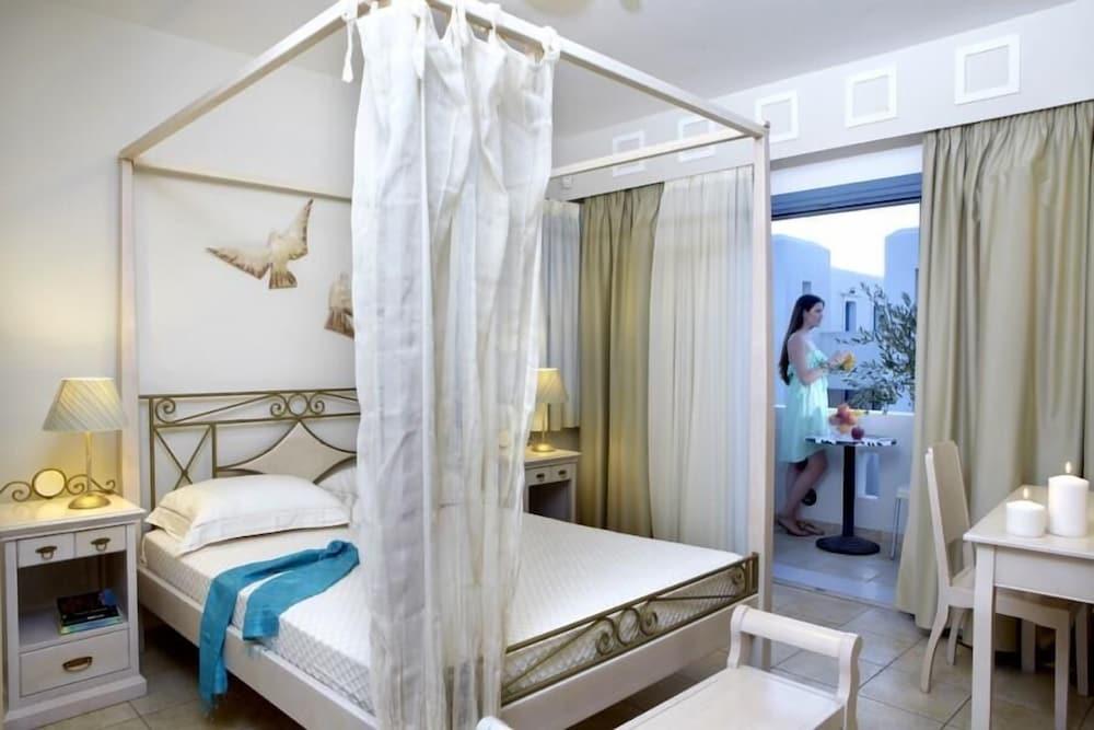 איוס פרוקופיוס Mitos Suites מראה חיצוני תמונה